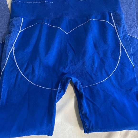 SHEIN Women’s athletic set Seamless Crop Top Blue Long with pants size large - Picture 2 of 4